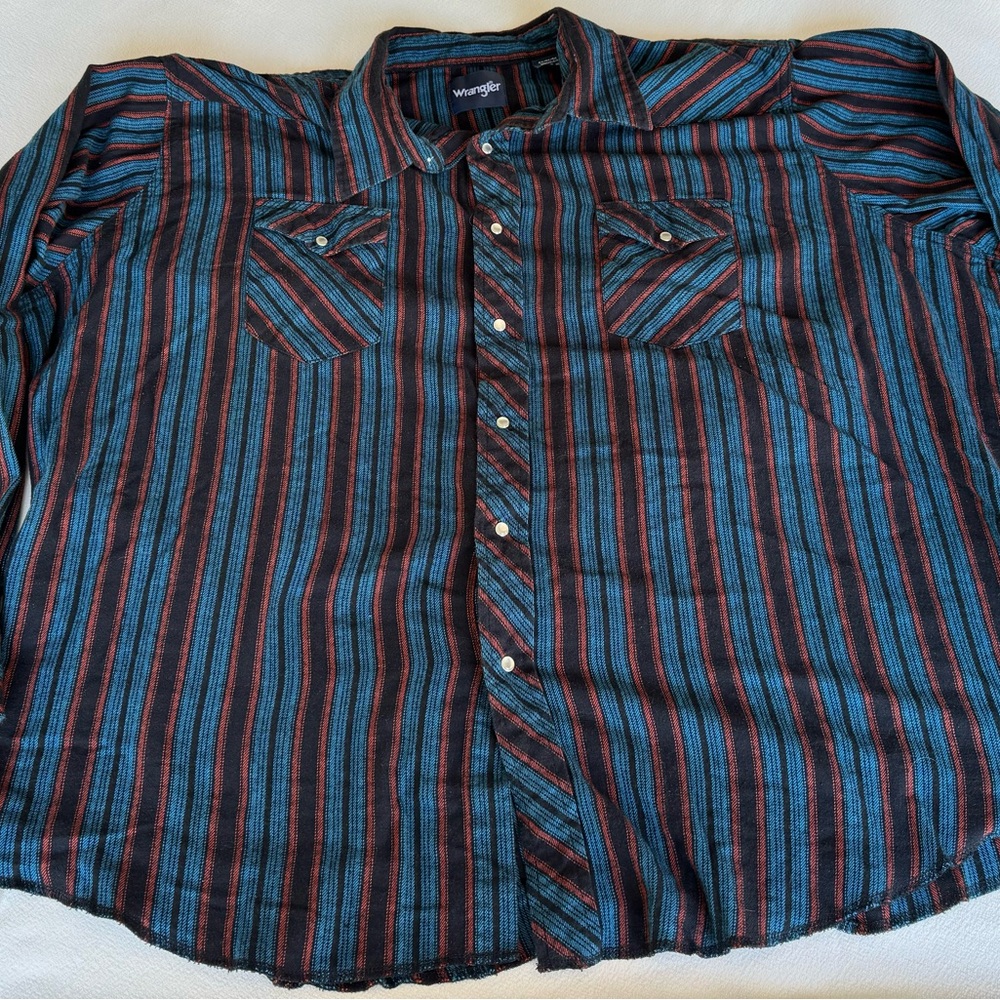 Wrangler Blue and Red Casual Button Down Shirt